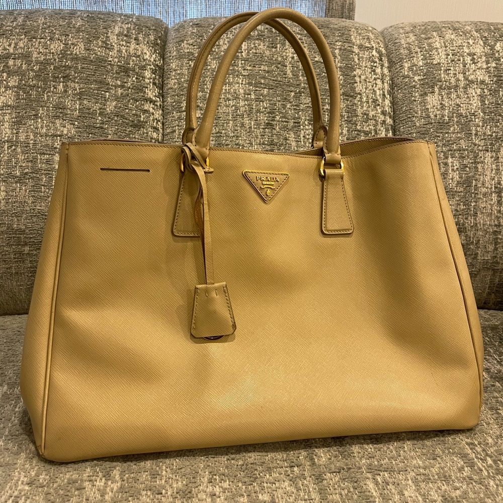 Prada nude tote